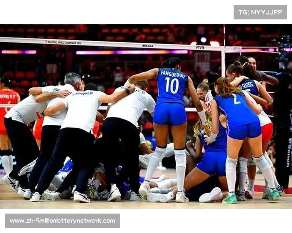 2004年雅典奥运会女排半决赛中国女排逆袭强敌闯入决赛的辉煌时刻 2004年雅典奥运会女排半决赛中国女排逆袭强敌闯入决赛的辉煌时刻